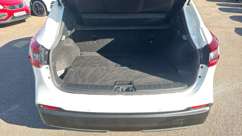 Nissan Qashqai 1.2 DiG-T N-Connecta 5dr Petrol Hatchback